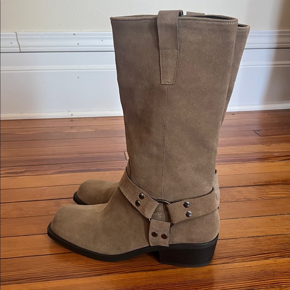 NWOT Steve Madden Ruskin Suede Harness Boots - Taupe - Size 8 - Picture 8 of 12